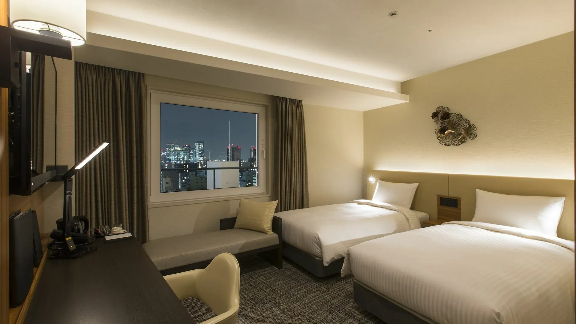 Premier Hotel Cabin President Osaka 4*,  Giappone